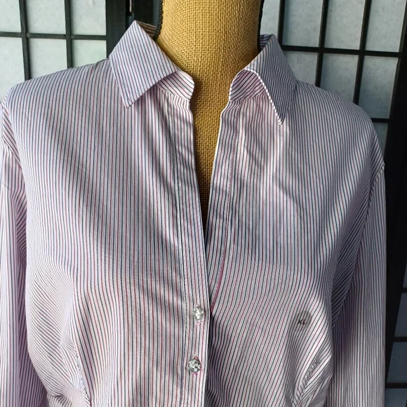 NEW YORK & COMPANY beautiful blouse with collar, striped long sleeve polo style - Picture 2 of 15